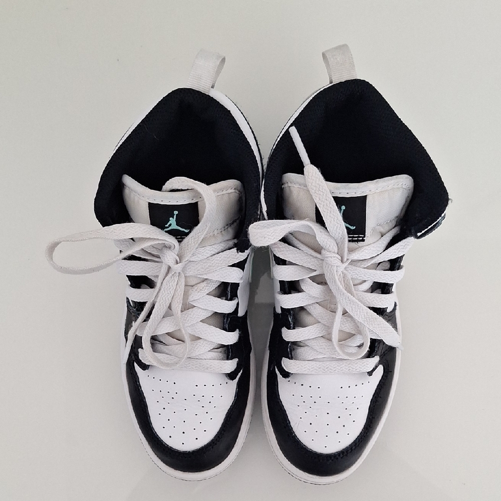 Air Jordon Mid 1's Unisex Sneakers - Picture 3 of 8